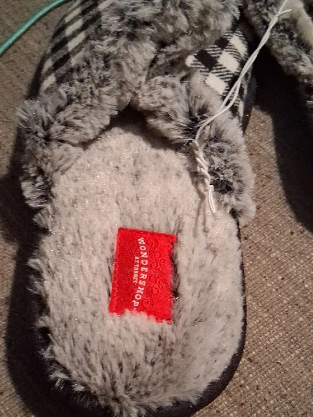 NWOT Wondershop Men’s Plaid Slip-On Slippers (Large)